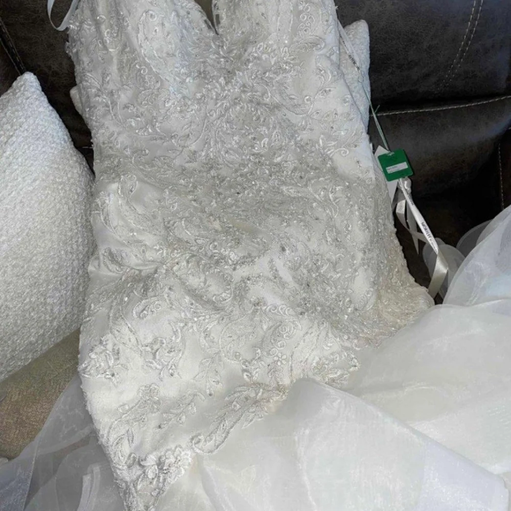 Wedding dress - Picture 6 of 6